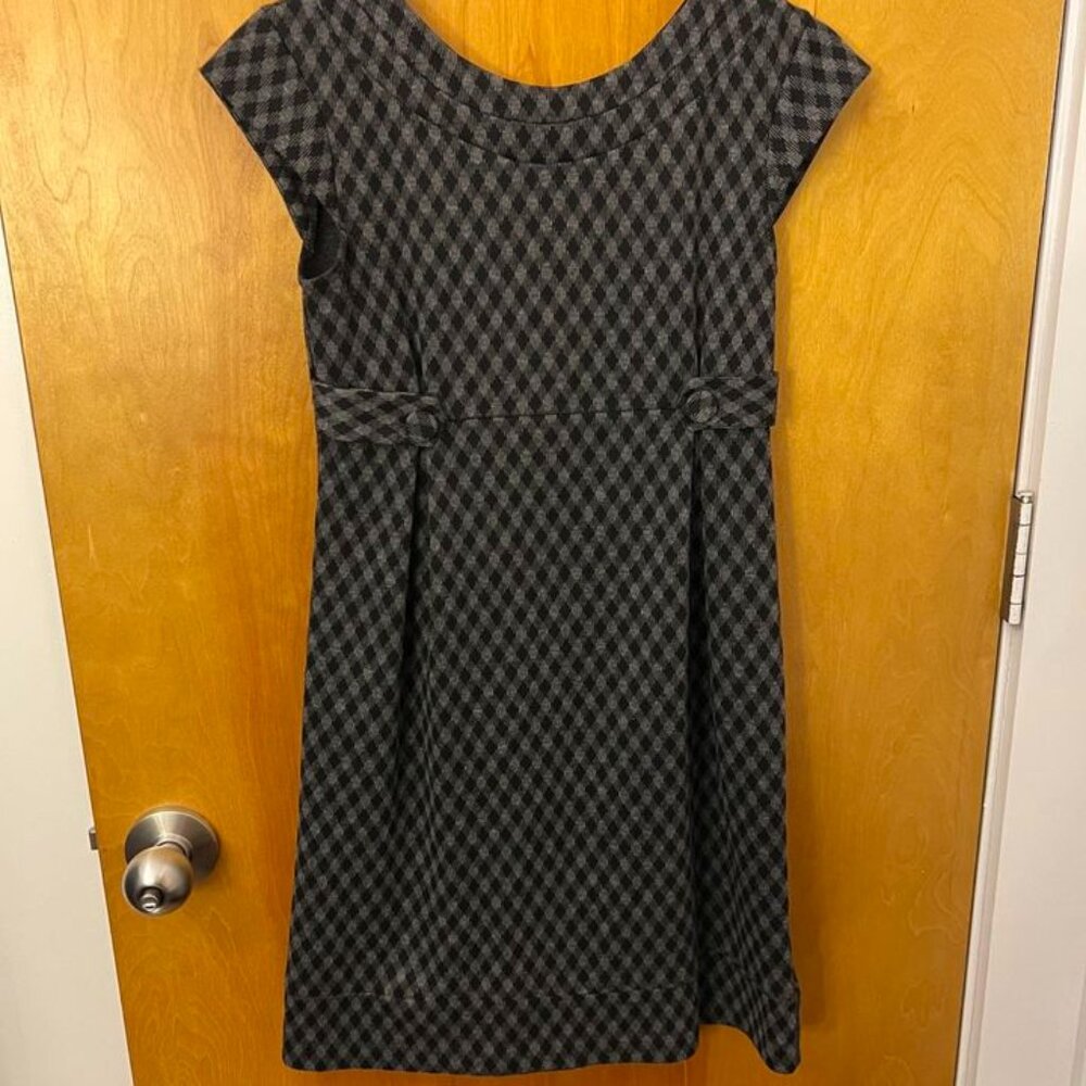 Grey/white checkered dress (size S, lightly used)